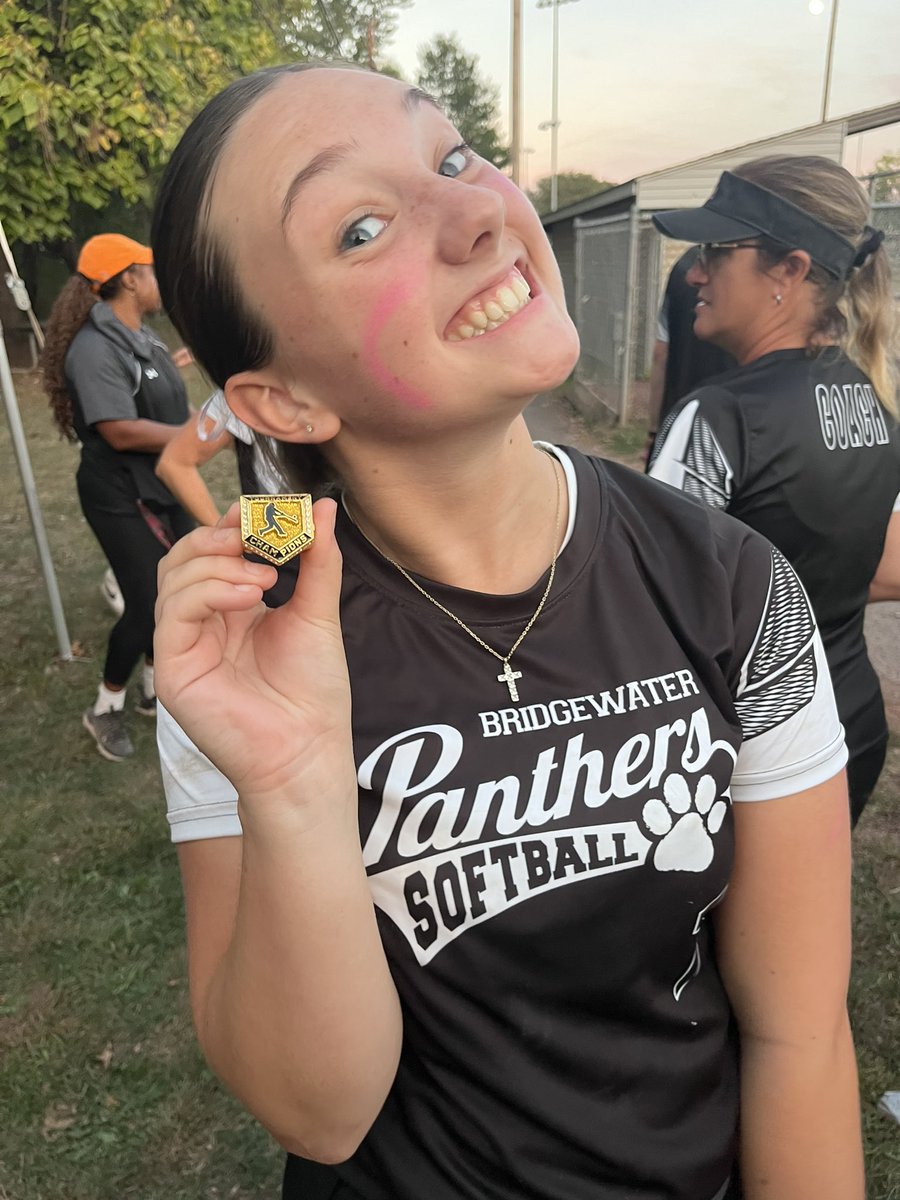 amy_repole's tweet photo. This girl rocked it on the mound!! Undefeated champions in the hometown showdown tournament 🥇 https://t.co/uYxuf4YzQ0