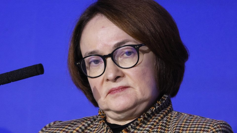 ‼️LA GOVERNATRICE 
DELLA BANCA CENTRALE 
🇷🇺ELVIRA NABIULLINA 
SI È RIBELLATA. 1/15