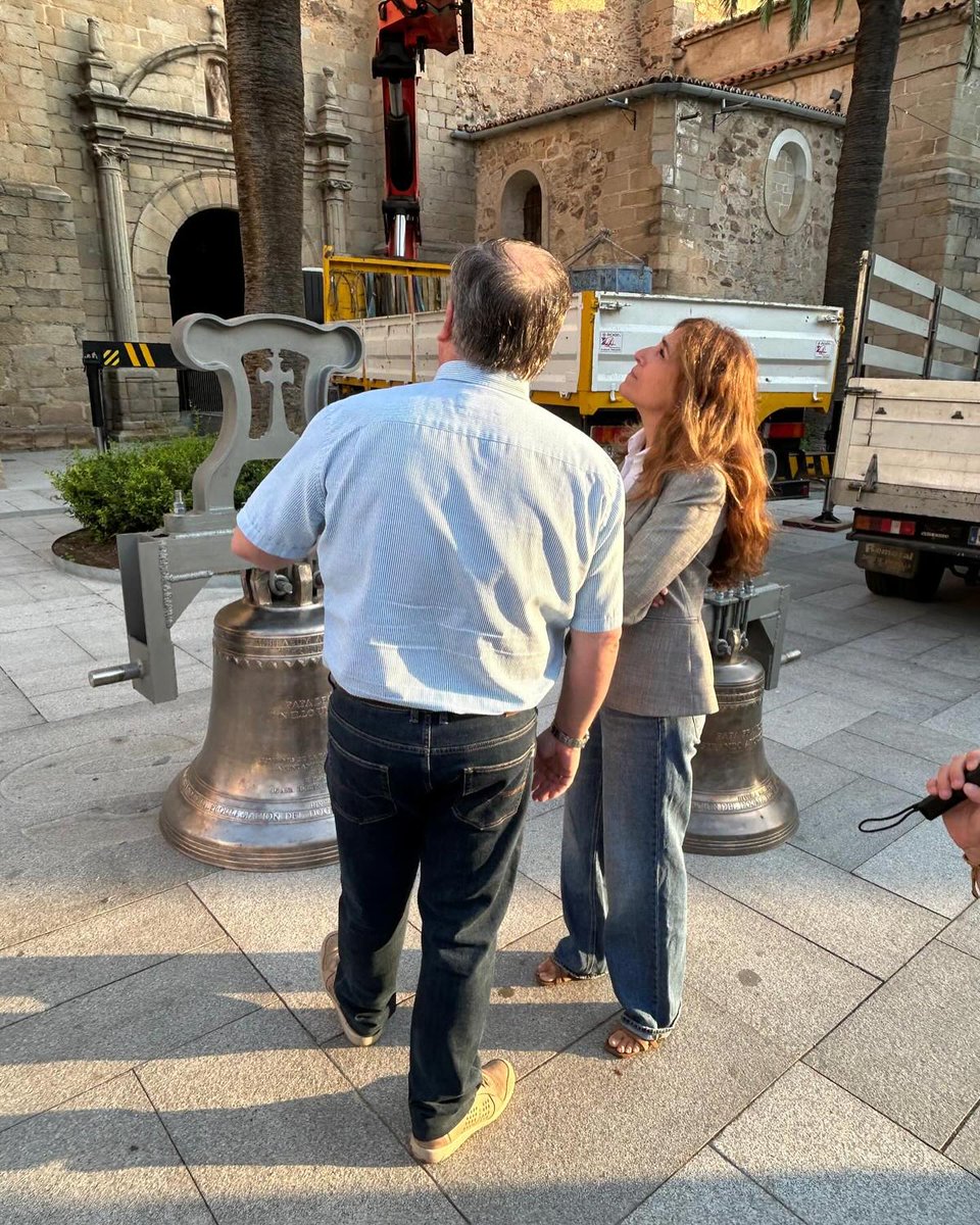 Un orgullo poder recibir en nuestra ciudad, las dos campanas que faltaban para completar la torre de nuestra iglesia de la Asunción, parte de nuestra identidad, declarada Bien de Interés Cultural y patrimonio de nuestra ciudad.