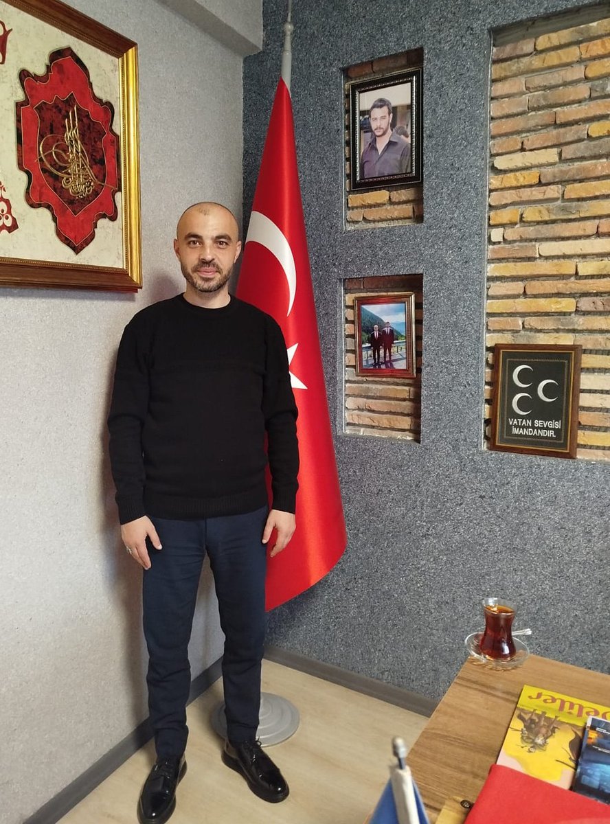 bayrakertgrl's tweet photo. 📍Trabzon Ülkü Ocakları

Çayımız Hazır !

Gönlü; Vatan ve Millet aşkıyla yanan tüm gönüldaşlarımızı kutlu ocağımıza bekliyoruz. https://t.co/0KaskAYEGv