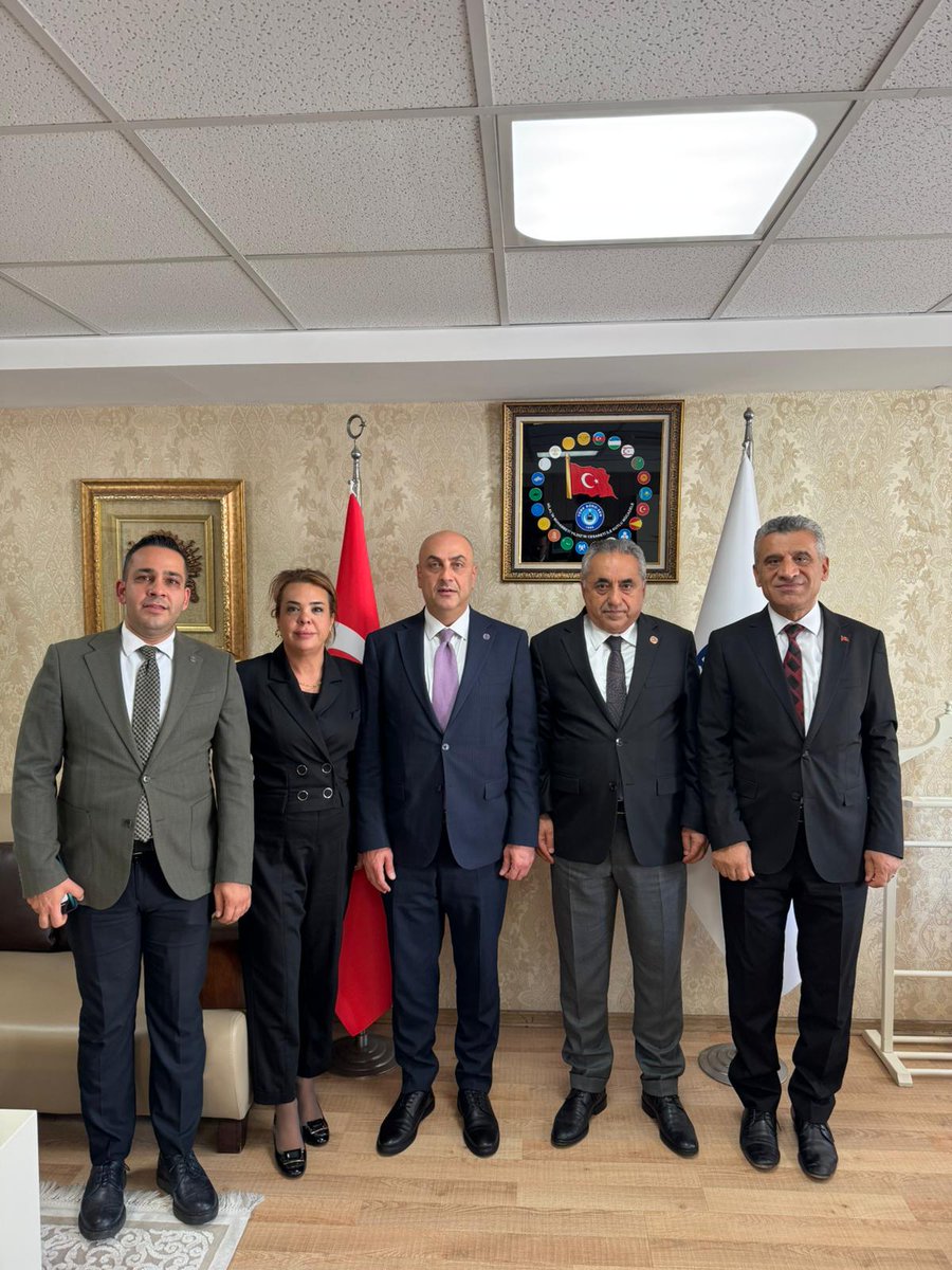 Baro Başkanımız Av. Gökhan AĞDEMİR, TÜRK Büro-Sen Genel Başkanı Sn. Türkeş GÜNEY’i ziyaret etti.

Ziyarette, kamu kurumlarında görev yapan avukat meslektaşlarımızın özlük haklarının iyileştirilmesine yönelik yapılan çalışmalar hakkında bilgi alışverişinde bulunuldu.

Nazik