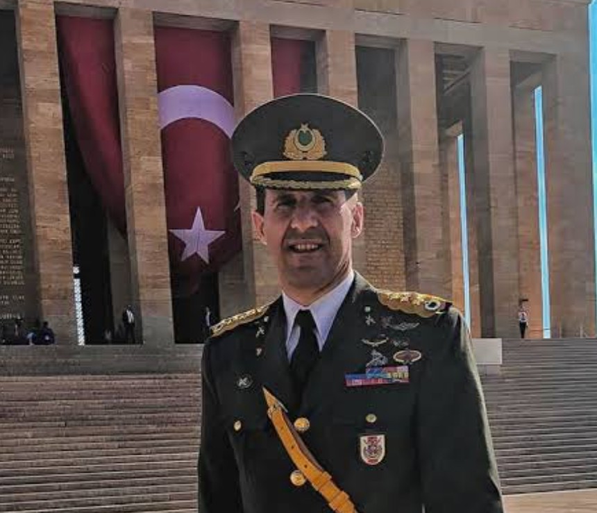 Ne dedi?
-Apo teröristtir! 
-PKK terör örgütüdür!
-Teröristle masaya oturulmaz!
-Terörist muhatap alınmaz!