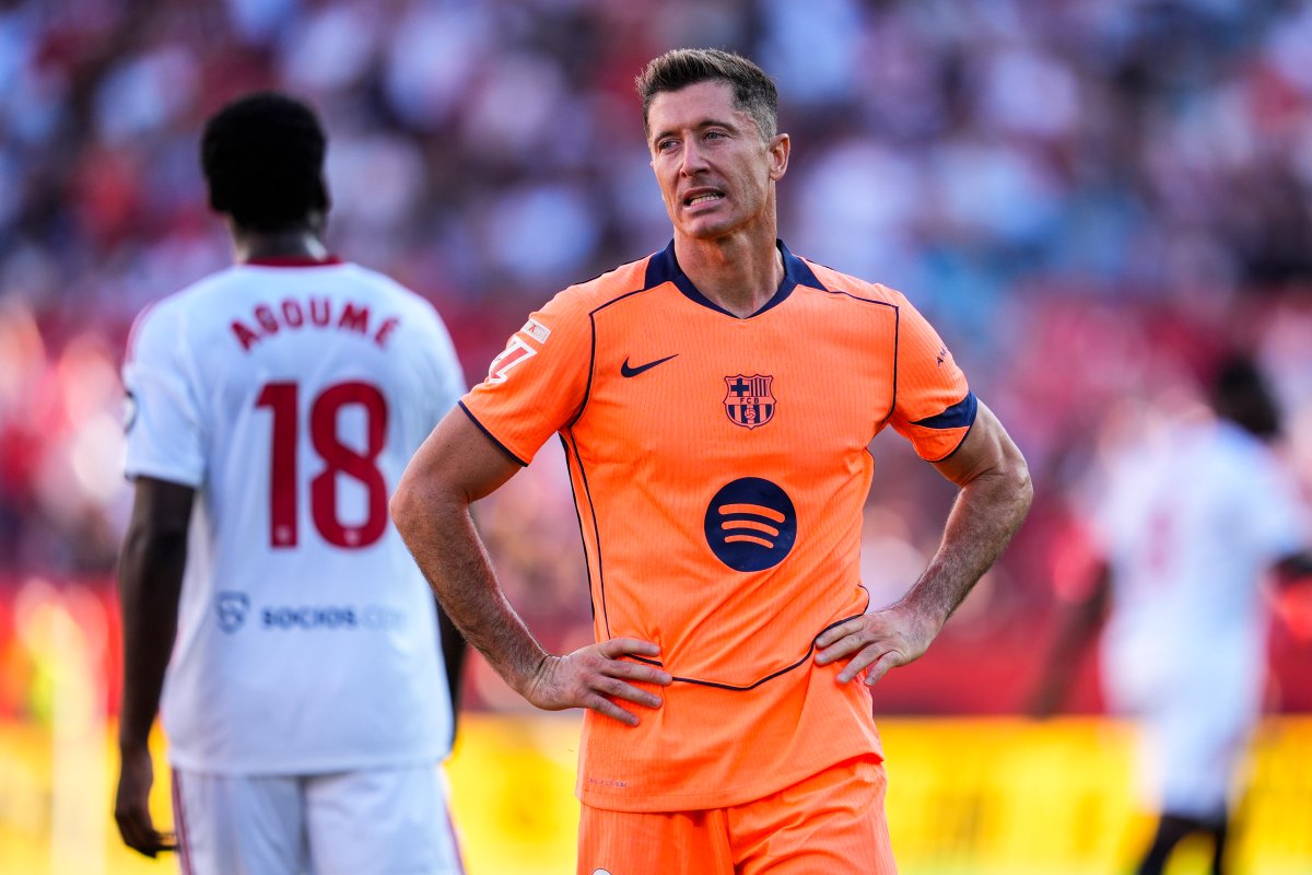 iMiaSanMia's tweet image. Barcelona still owe Bayern €20m for Robert Lewandowski, according to the Catalan club&apos;s latest financial report [via @goal]