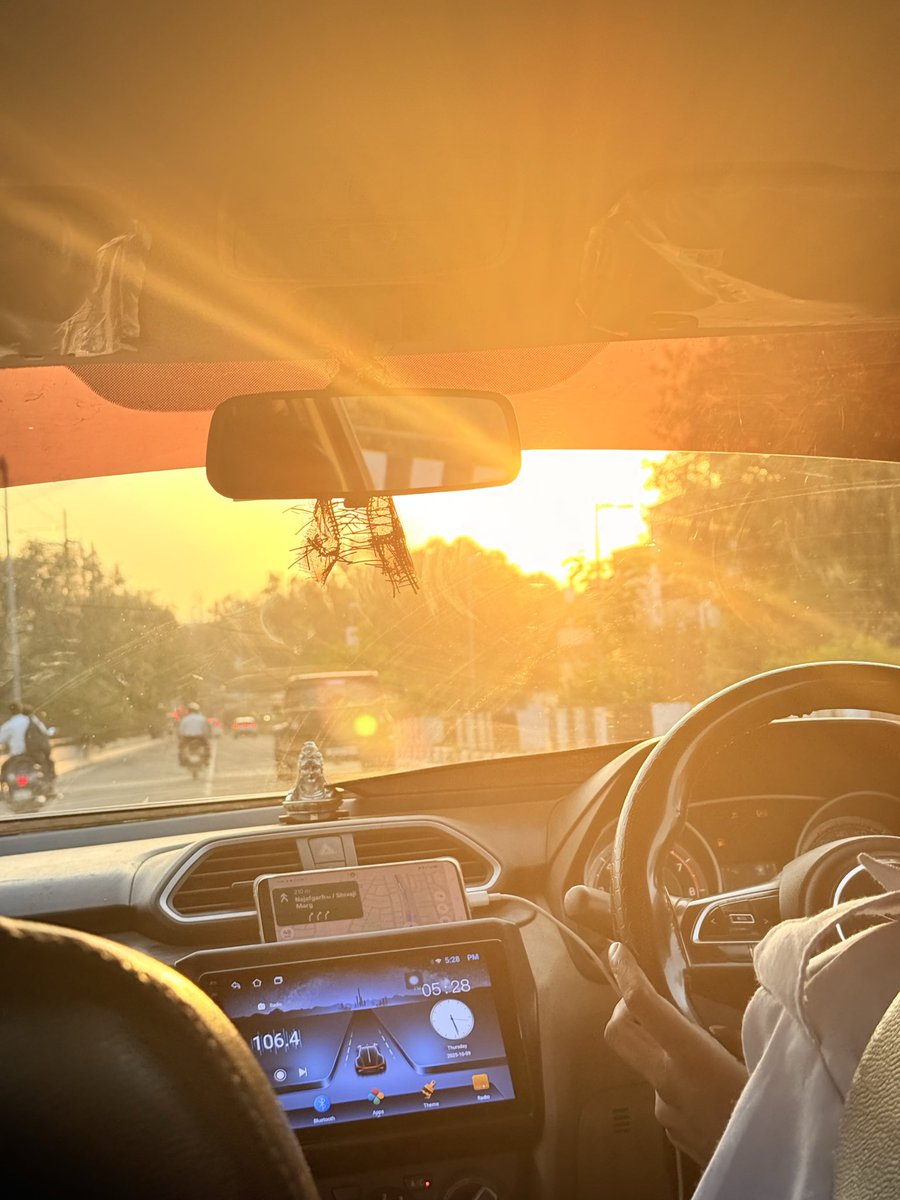 incosmicflow's tweet image. What’s up delhi