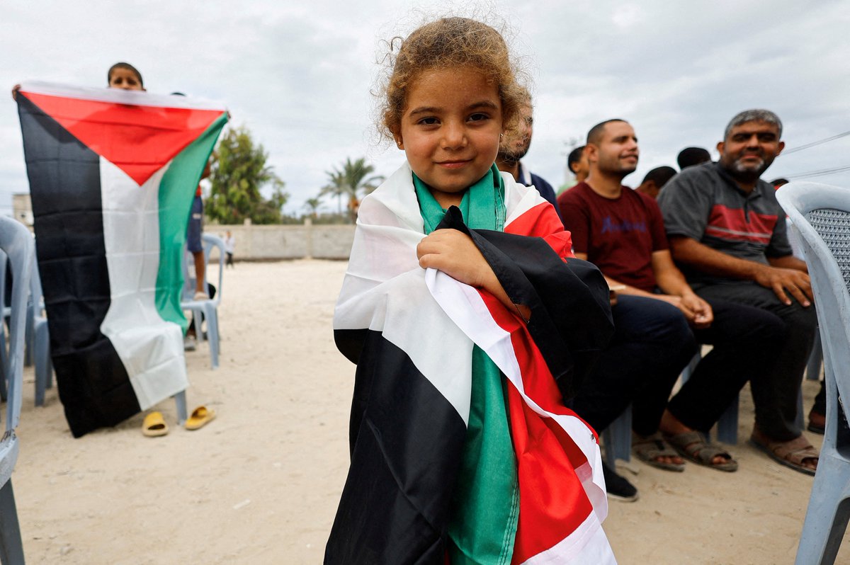 Palestinians have flooded the streets of Khan Younis, expressing hope that the prolonged, devastating Israeli genocidal war on Gaza might finally end. 

— in pictures aje.io/6j7lkh