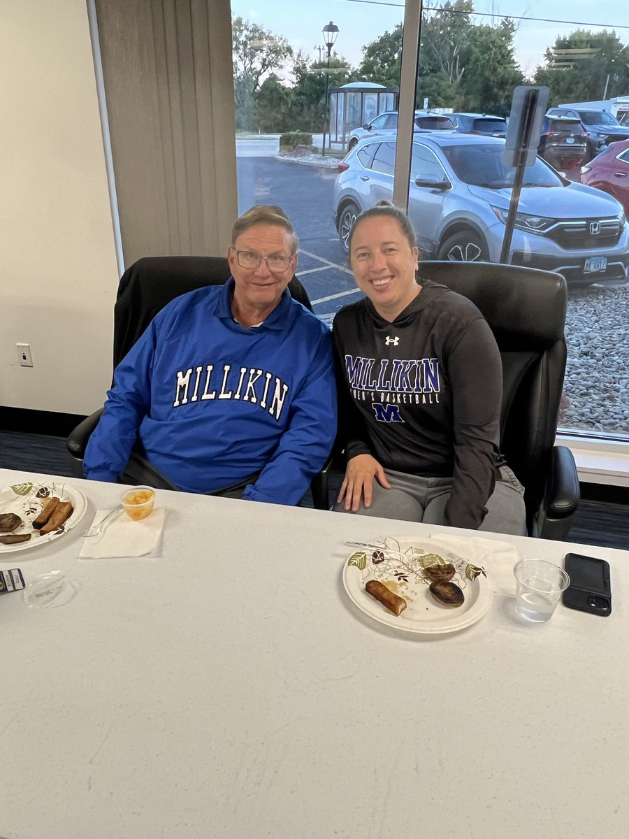 AMBirds_Decatur's tweet image. Member Bill Meyer brought our speaker Kirsten Hammer to our meeting today.  Kirsten is the Women’s Basketball Coach at Millikin University.  This is her 2nd year as Millikin Head Coach.