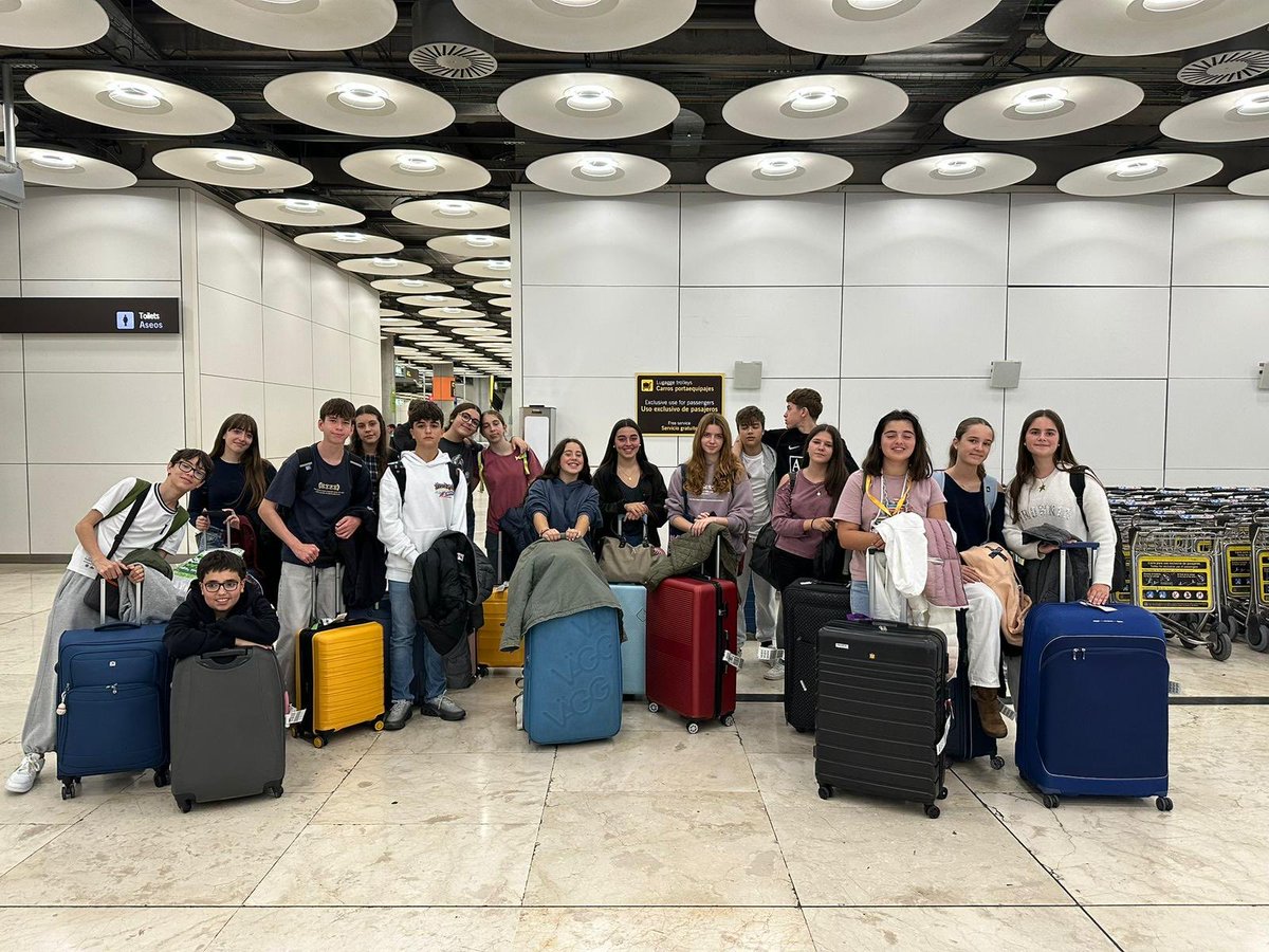 escolapiasSE's tweet image. Una experiencia inolvidable, mejorando nuestra comunicación en inglés junto con unos buenos nuevos amigos. ¡Volvemos de Eastbourne!
#schoolintegration #inmersiones #english #despega #escolapias