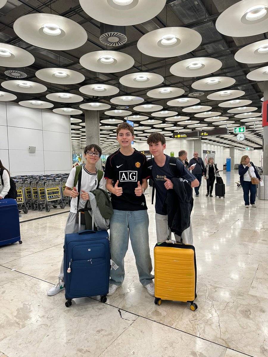 escolapiasSE's tweet image. Una experiencia inolvidable, mejorando nuestra comunicación en inglés junto con unos buenos nuevos amigos. ¡Volvemos de Eastbourne!
#schoolintegration #inmersiones #english #despega #escolapias