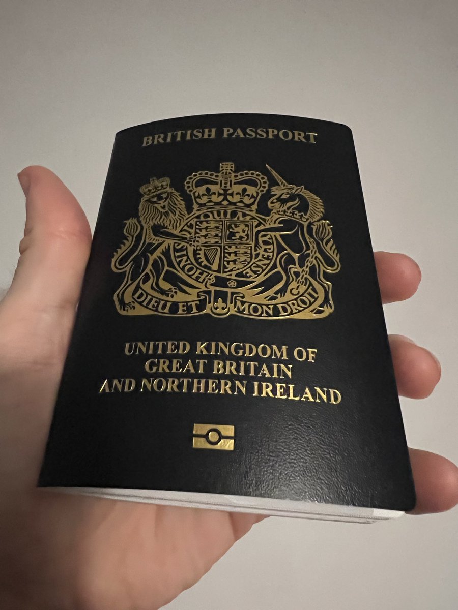 JoshWhitmoreUK's tweet image. Heres my new passport for the next 10 years Miss the burgundy colour ones already 😫

With havin done 20 flights last year alone I think within the next 10 years and a bit beyond

Here’s to the next adventures worldwide

#Adventure #Exploring #CultureAndWaysOfLife #PassportStamps