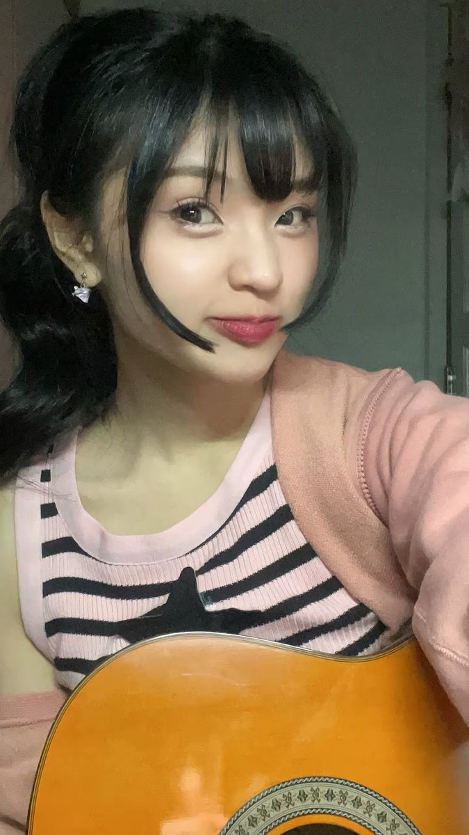 Kalau ada sembilan nyawa mau samamu saja semuanya! 🙈 #SingThia di tiktokkk!

vt.tiktok.com/ZSUM9pRjW/