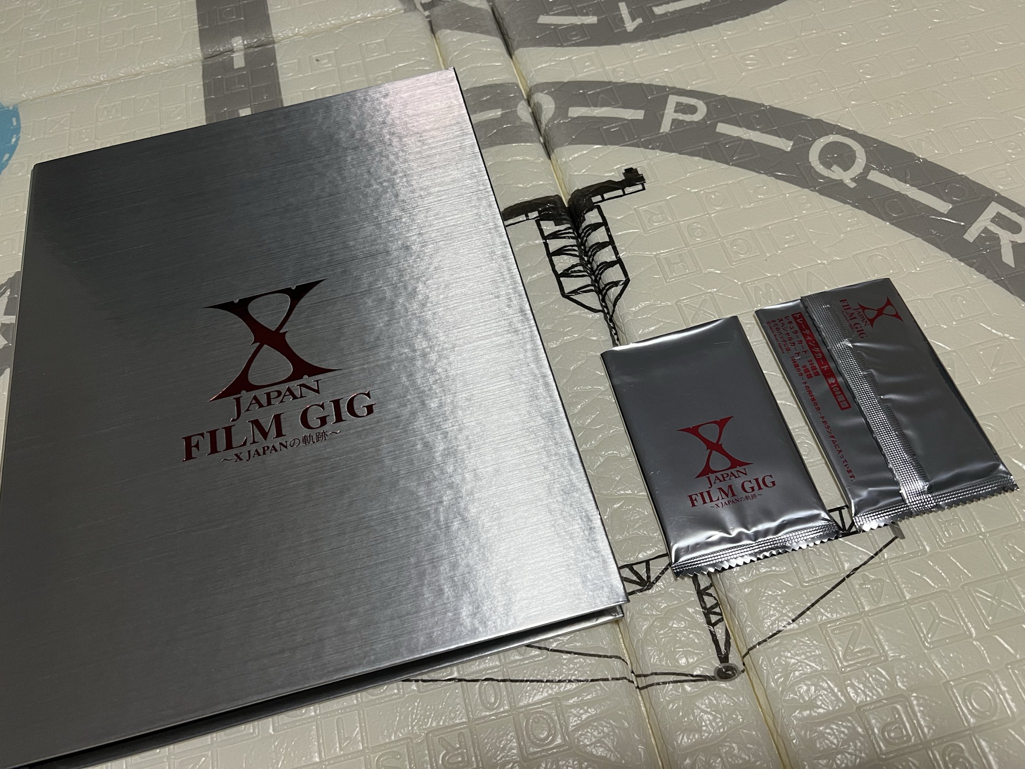 X JAPAN FILMGIGトレカ　45枚 内スペシャルカード1枚 2025年最新】X JAPAN FILM GIG 軌跡の人気アイテム - メルカリ