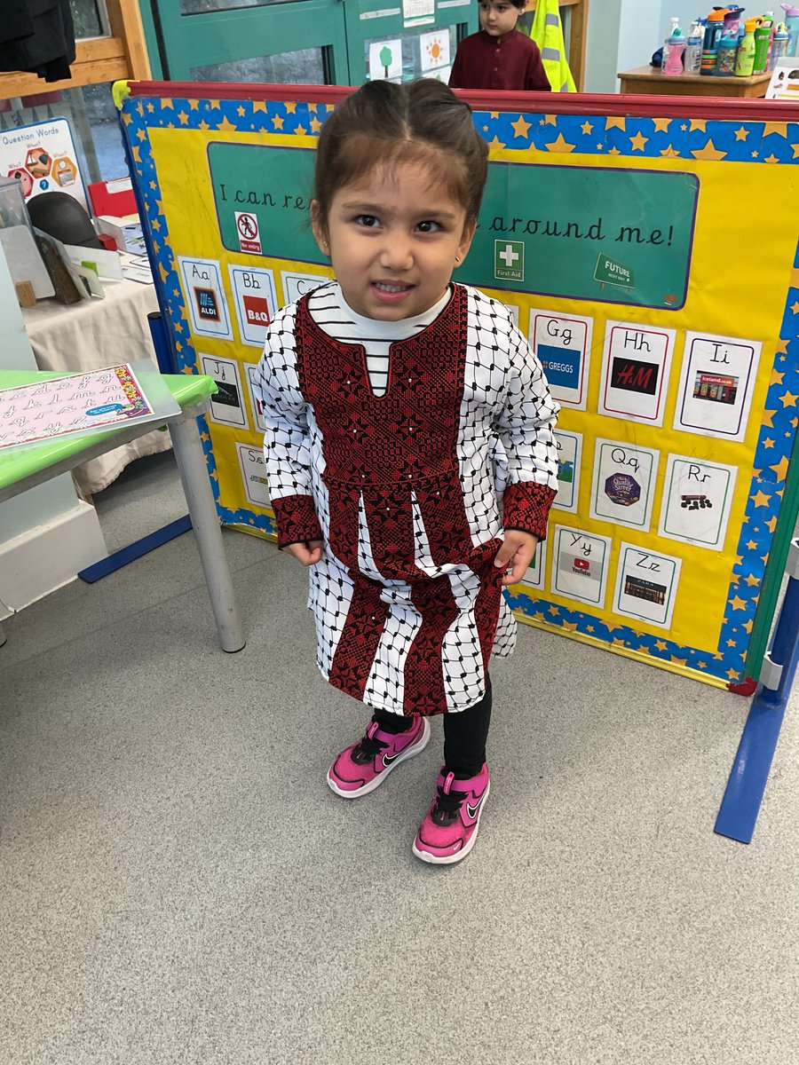 SybournPriE17's tweet image. Our day care children came to school in their national dress to celebrate Diversity Month and our International Day taking place today 🤩#primaryeducation #lionpathways #lovelearning #motivatedlearning 
@AaronLionLearn 
@LionAcTrust