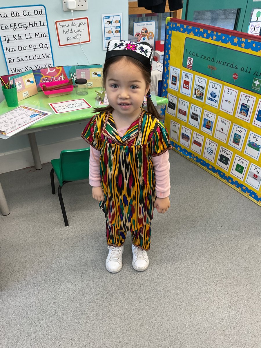 SybournPriE17's tweet image. Our day care children came to school in their national dress to celebrate Diversity Month and our International Day taking place today 🤩#primaryeducation #lionpathways #lovelearning #motivatedlearning 
@AaronLionLearn 
@LionAcTrust
