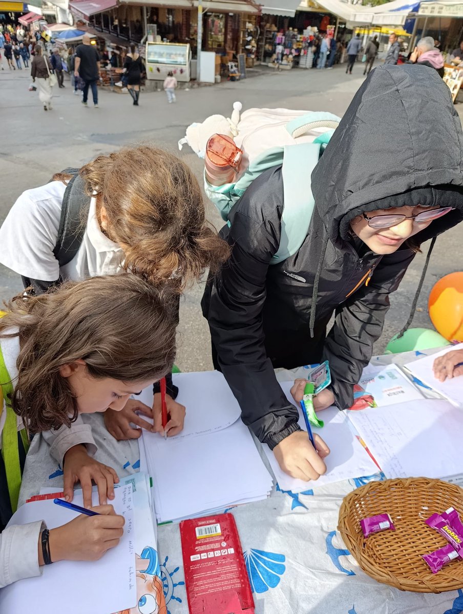 Adalar Kadın Kolları Başkanlığımızın kız çocuklarımızın hayallerinin görünür olmasına katkı sağlamak, amacıyla düzenlediği ‘‘Cumhuriyetin Kızları Geleceği Yazıyor’ etkinliğindeki çalışmalarından dolayı Bşk Sn Yeşim Şeki Özörer’e ve Yönetimine teşekkür ediyoruz.
<a href="/Chpadalarkadin/">CHP Adalar Kadın Kolu</a>