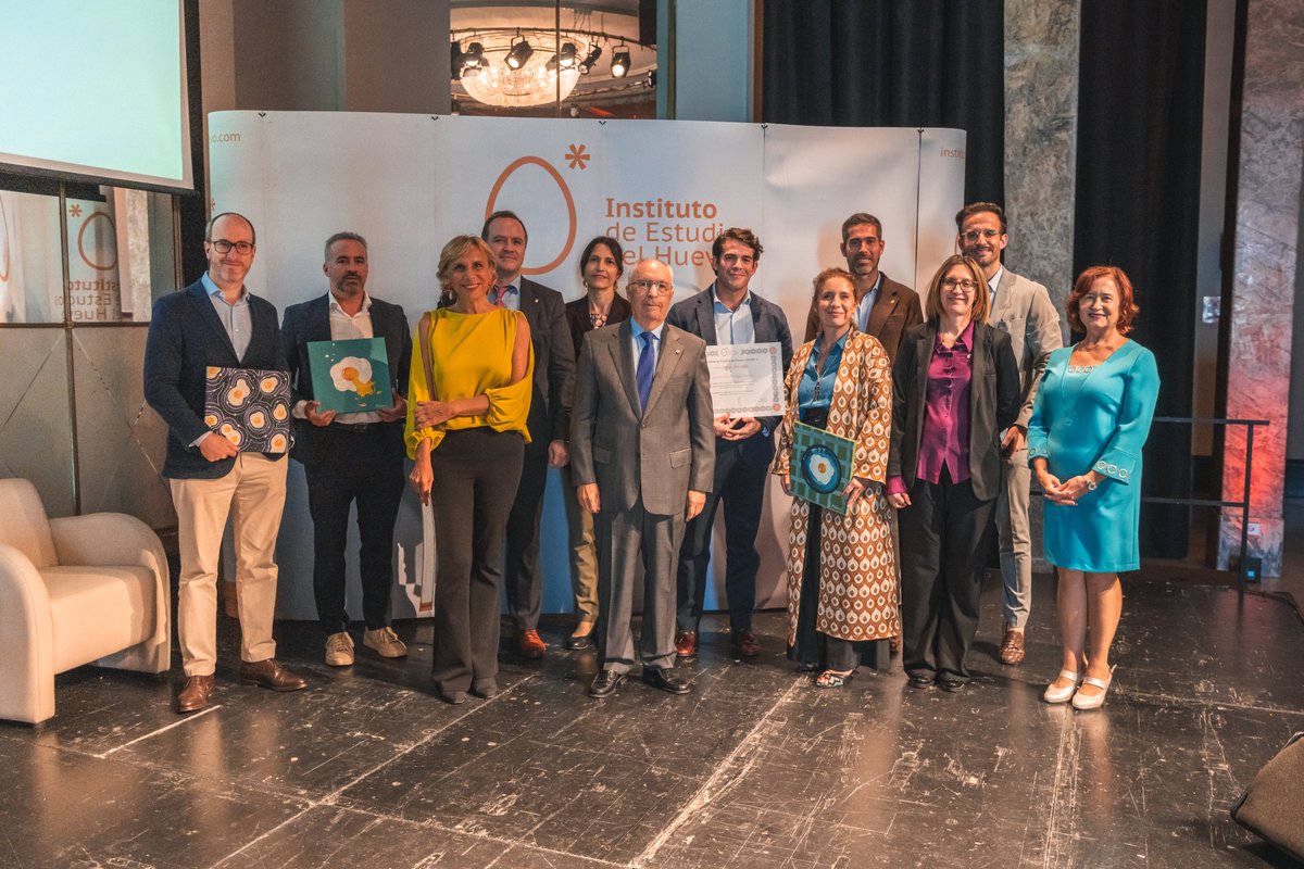 Acto conmemorativo del #DiaMundialDelHuevo 2025 junto a <a href="/_inprovo/">INPROVO</a> 
🥇 #PremioALaInvestigación concedido a <a href="/martagaraulet/">Marta Garaulet</a> 
 🥇#GalardónDeOro entregado al Dr. Antonio Aurelio Rojas Sánchez MD

#WorldEggDay
 #ElPoderDelHuevo