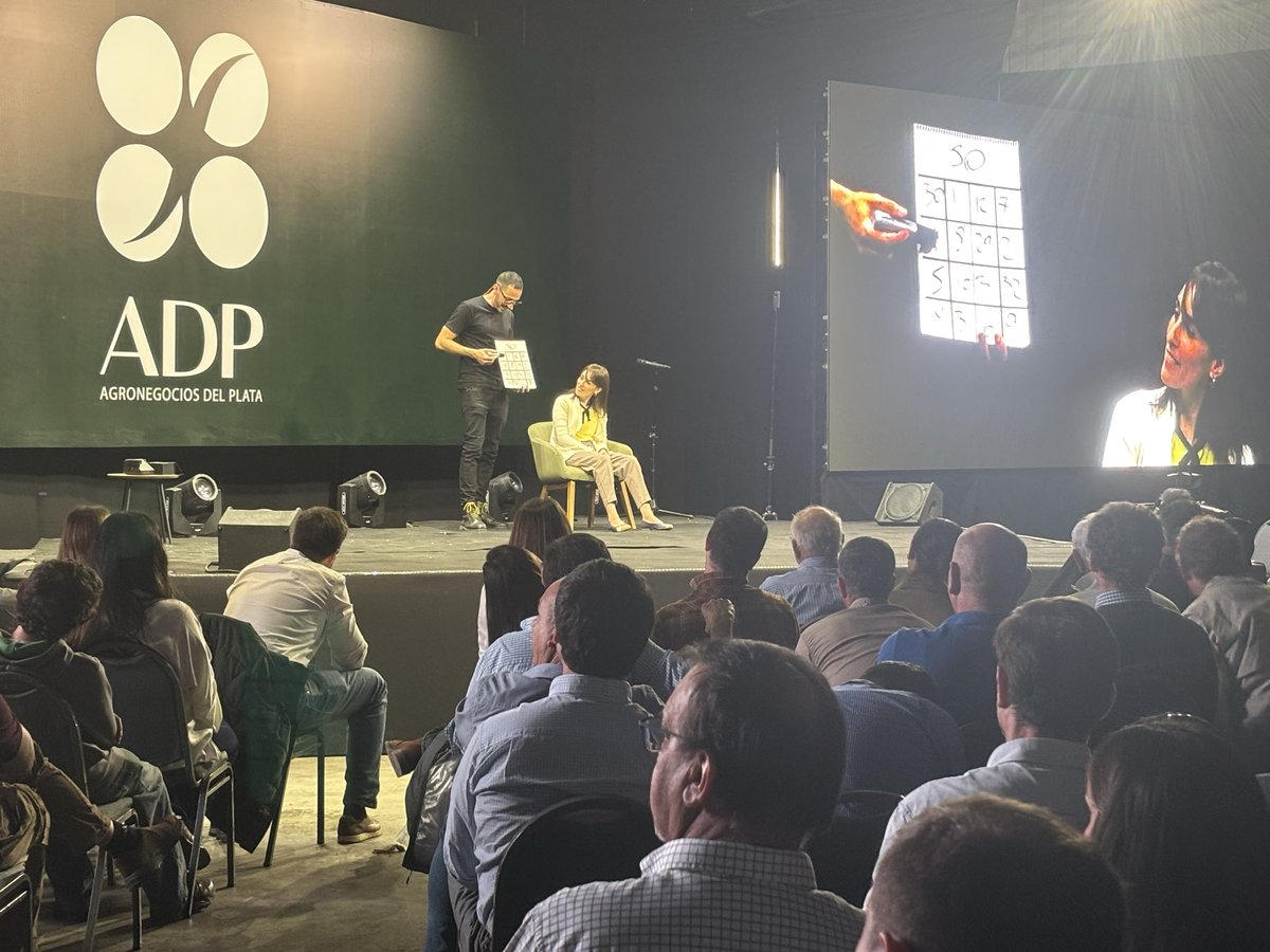 🌽🐮 En marcha la 11ª ADP Zone, en Dolores, galpón lleno y un concepto de base que dice mucho: “Raíz, la fuerza de lo invisible”.
<a href="/adp_uruguay/">ADP</a>