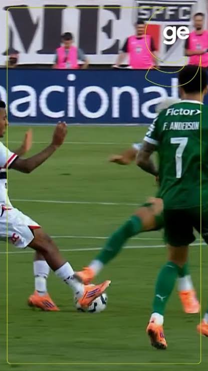 trikondenado's tweet image. Sim, o Marcos Antônio queria agredir a sola do pé do Andréas com a canela