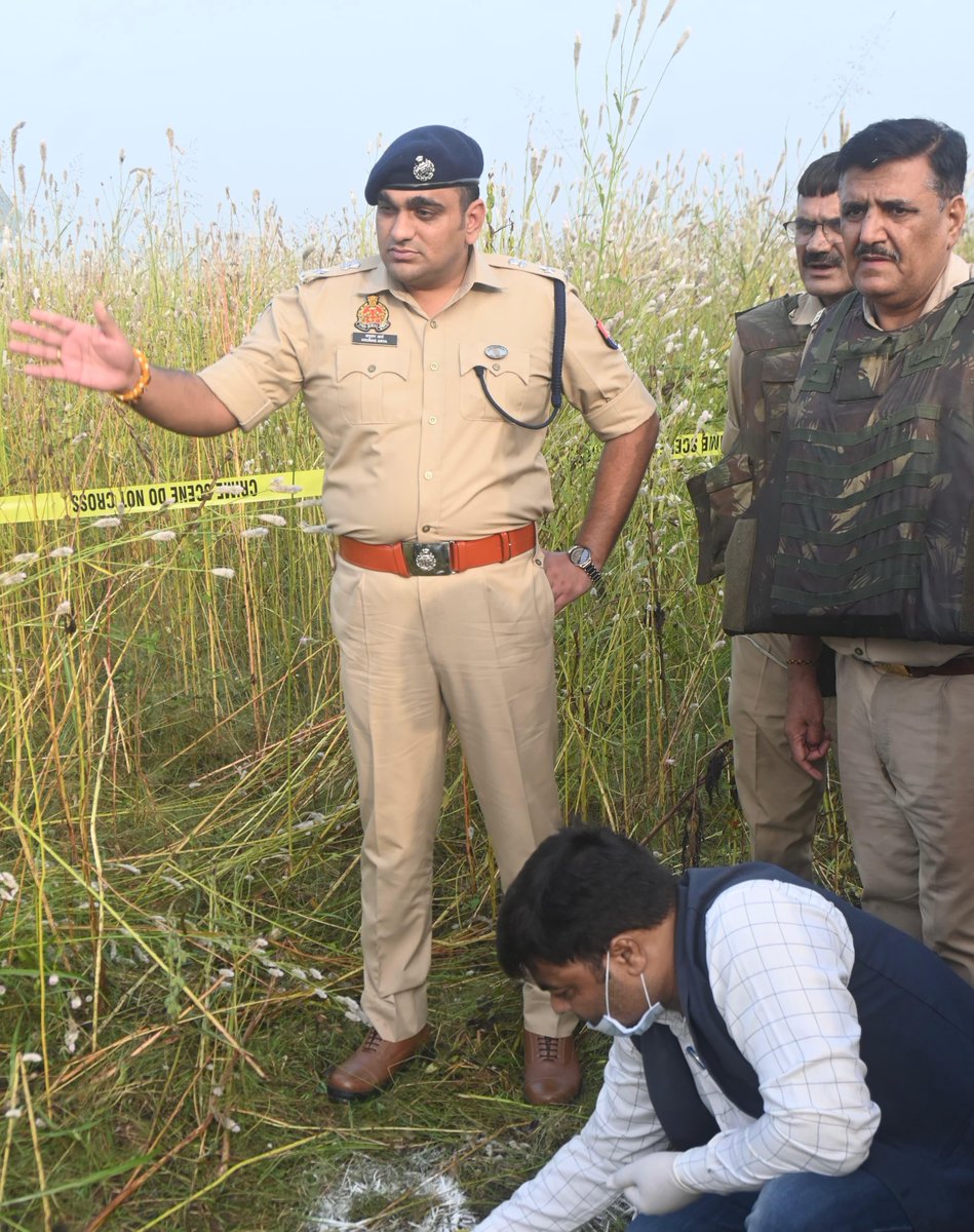 बरेली में अनुराग आर्य का बदमाशों पर ऑपरेशन प्रहार 🚨

पिछले 8 साल से फरार 1 लाख का इनामी बदमाश 

आज बरेली कप्तान अनुराग आर्य के हत्थे चढ़ गया 
ओर पुलिस से मुठभेड़ के दौरान यमलोक पहुँच गया 

नाम बदल के क्राइम करने का मास्टरमाइंड था इफ़्तेख़ार

<a href="/bourne2lead/">Anurag Arya</a> <a href="/CMOfficeUP/">CM Office, GoUP</a> <a href="/Uppolice/">UP POLICE</a>