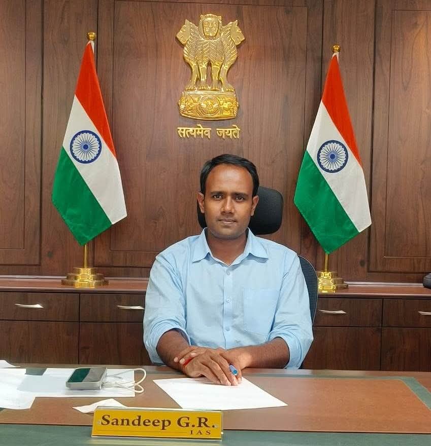 ➡️ कलेक्‍टर श्री संदीप जी आर ने जिले के किसान भाईयो से अपील की है कि भावांतर योजना का लाभ प्राप्‍त करने हेतु किसान भाई अपनी सोयाबीन उपज का पंजीयन जिले की सेवा सहकारी समिति के साथ ही ग्राहक सेवा केन्‍द्र एवं एमपी किसान एप पर दिनांक 17-10-2025तक  कर सकते हैं।

#JansamparkMP #sagar