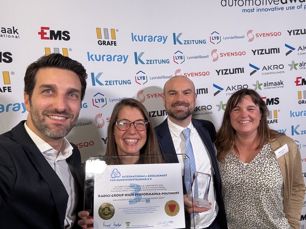 leartiker's tweet image. 🚀 Incredibly proud to share that our #batterymodule has been  awarded the @SPEAutomotive 𝐈𝐧𝐧𝐨𝐯𝐚𝐭𝐢𝐨𝐧 𝐀𝐰𝐚𝐫𝐝 –  a recognition that highlights the power of collaboration,  sustainability, and smart engineering! 

To all our partners THANK YOU 💚 #GreenVehiclesLEVIS