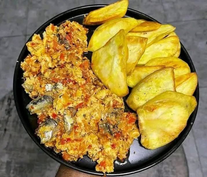 _Sironyeka's tweet image. Fried potatoes.        Or.    Cooked potatoes?