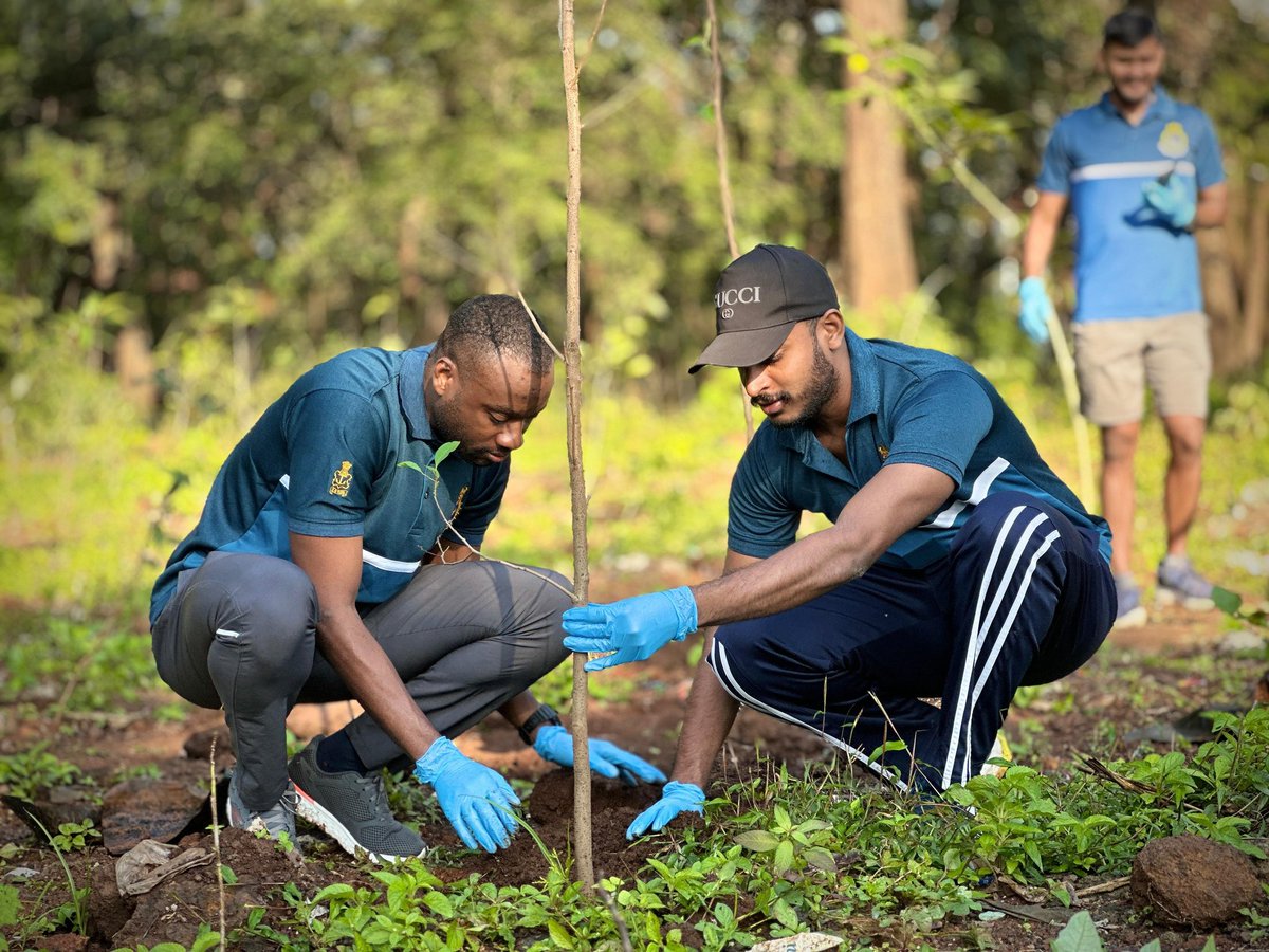 IN_INSShivaji's tweet image. *MESC@100* As a run-up to the Centennial celebrations of the Marine Engineering Specialisation Course at #INSShivaji, 100 trees were planted by trainee officers at #Lonavla in association with Muncipal Council, promoting sustainability &amp;amp; environmental stewardship to nurture a