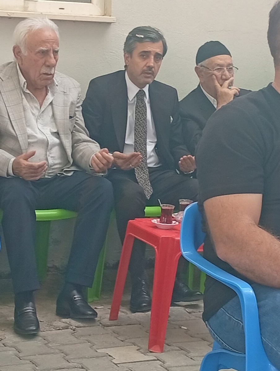 Taner HAMİDİ (@hamiditaner) on Twitter photo Dün elim bir kaza sonucu Hakk’ın rahmetine kavuşan çok kıymetli dostumuz, Kozluk Belediye Başkanımız Sayın Veysi Işık’ın abisi, değerli insan Hacı Salim Işık’ın taziyesine katıldık.
Merhuma Allah’tan rahmet, kederli Işık ailesine ve sevenlerine sabır ve başsağlığı diliyorum. Dün elim bir kaza sonucu Hakk’ın rahmetine kavuşan çok kıymetli dostumuz, Kozluk Belediye Başkanımız Sayın Veysi Işık’ın abisi, değerli insan Hacı Salim Işık’ın taziyesine katıldık.
Merhuma Allah’tan rahmet, kederli Işık ailesine ve sevenlerine sabır ve başsağlığı diliyorum.