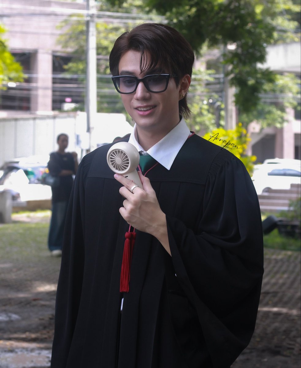 boarrapan's tweet photo. Congrats กับพี่บัณฑิตด้วยค้าบบบ เป็นโฟ้ดแบบนี้ตลอดไปนะ ยินดีมากๆที่ได้ไปหาทุกครั้ง Luv🫶🏻🤏🏻🎓✨
#fforthpcsp #ForthGraduatedDay
@forthpcsp https://t.co/zy7Jqk4ztw