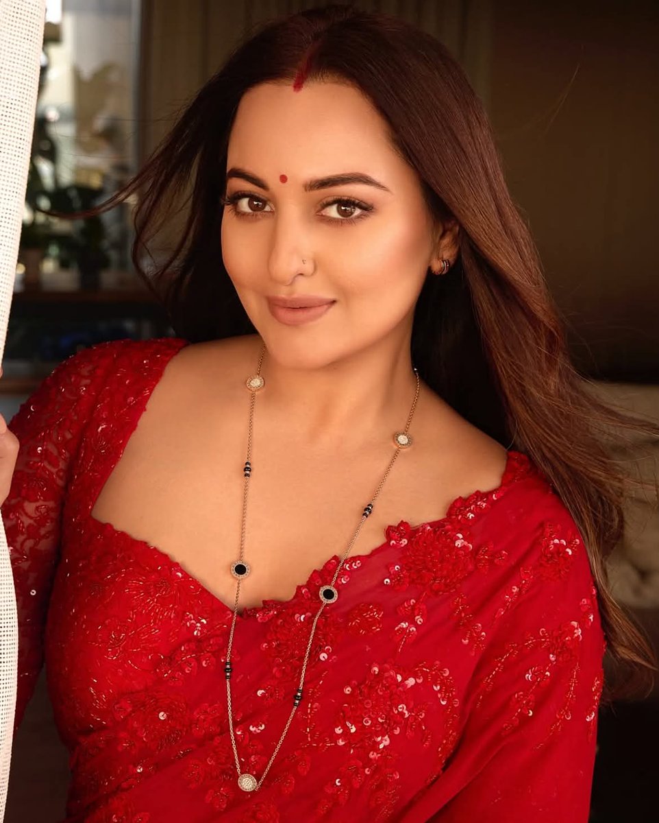 bfilmsdm's tweet photo. B-Town Actresses Inspired Karva Chauth Looks❤️😍
#bfilmsdigitalmedia https://t.co/1o0t9PqkoI