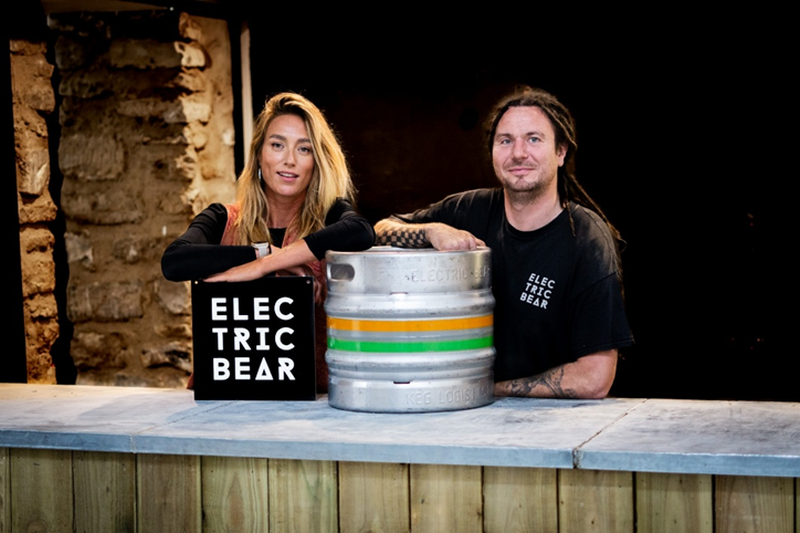 🍺 Something’s brewing in Bath! Electric Bear Brewing is opening its brand-new taproom — The Cub — in Shires Yard!

🎉 Launch night: Fri 24 Oct from 5pm
🍻 Free pint for the first 100 guests + 10% off all evening!

Find out more 👉 riseandshine.hale-events.com