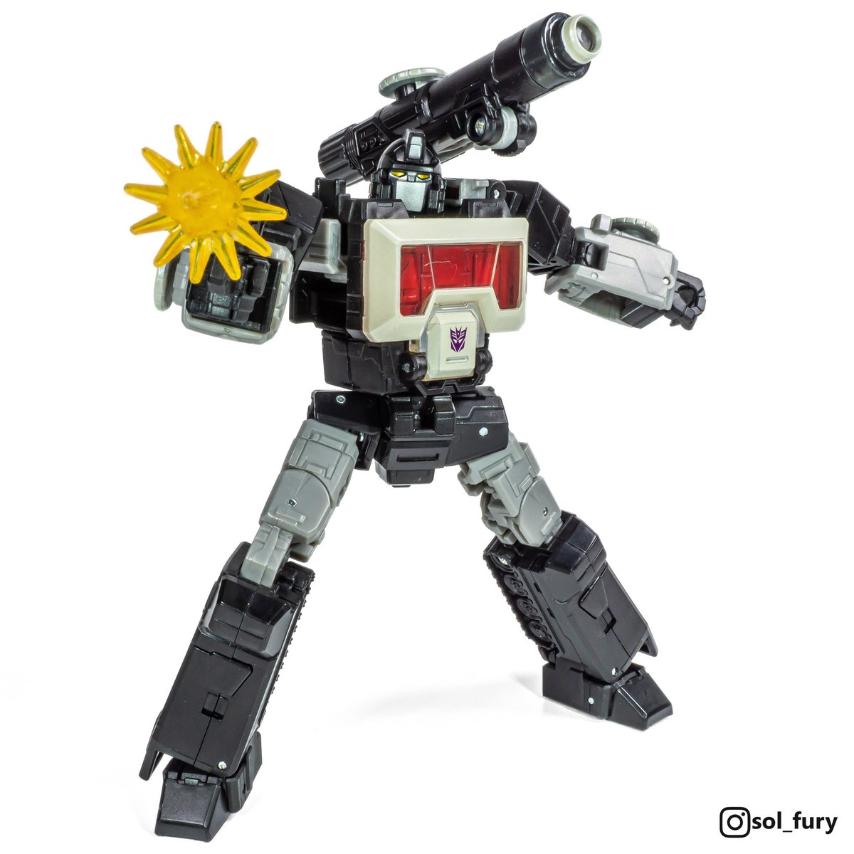 SolFury's tweet photo. Magnificus - Transformers Generations Selects (Deluxe class, 2023)
One Decepticon! Alone! Betrayed by the cause he loved! Now its last hope in their hour of need!
#transformers
#diaclone
#transformersgenerationsselects https://t.co/Y8HJTwIy1Q