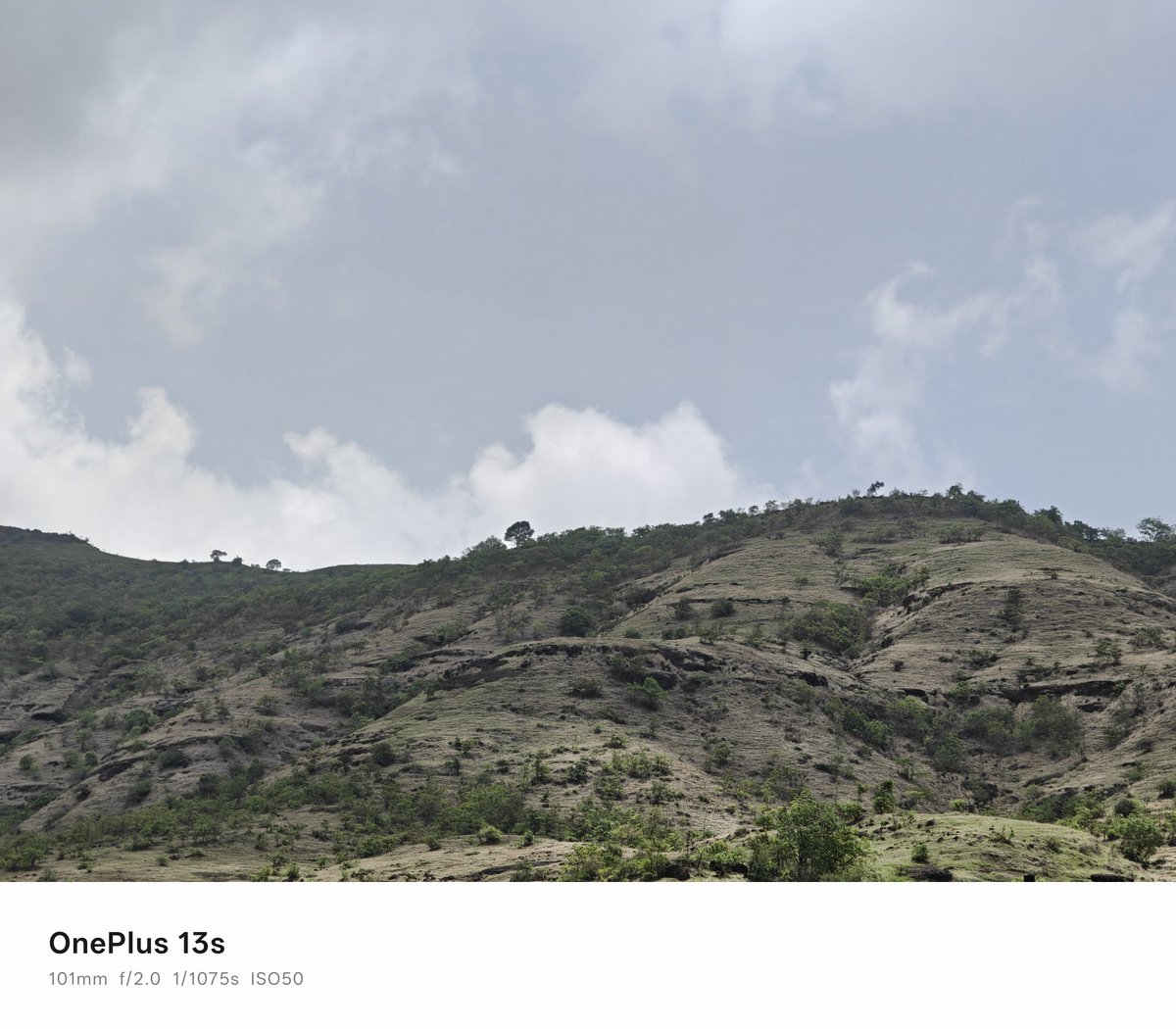 ChaitanyaOnTech's tweet image. I find myself using the 101mm (4x) focal length way more than the 2x tele 

It&apos;s a digital crop in but it&apos;s decent in daylight.