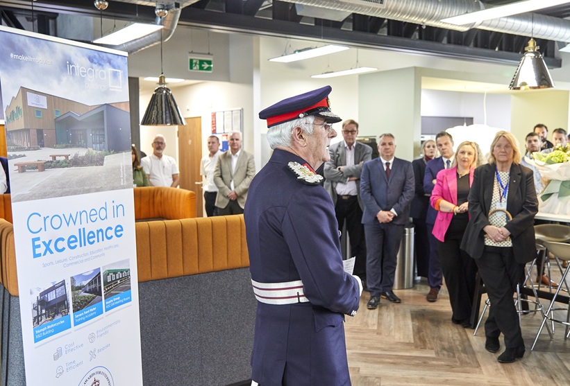 MMCPRComms's tweet image. Big day for @IntegraBuild, officially presented with The King’s Award for Enterprise.

Well-earned recognition for their work in sustainable modular construction and shaping a greener future.

Great to support with PR and social media, and to work with R&amp;amp;R Studio on photography.