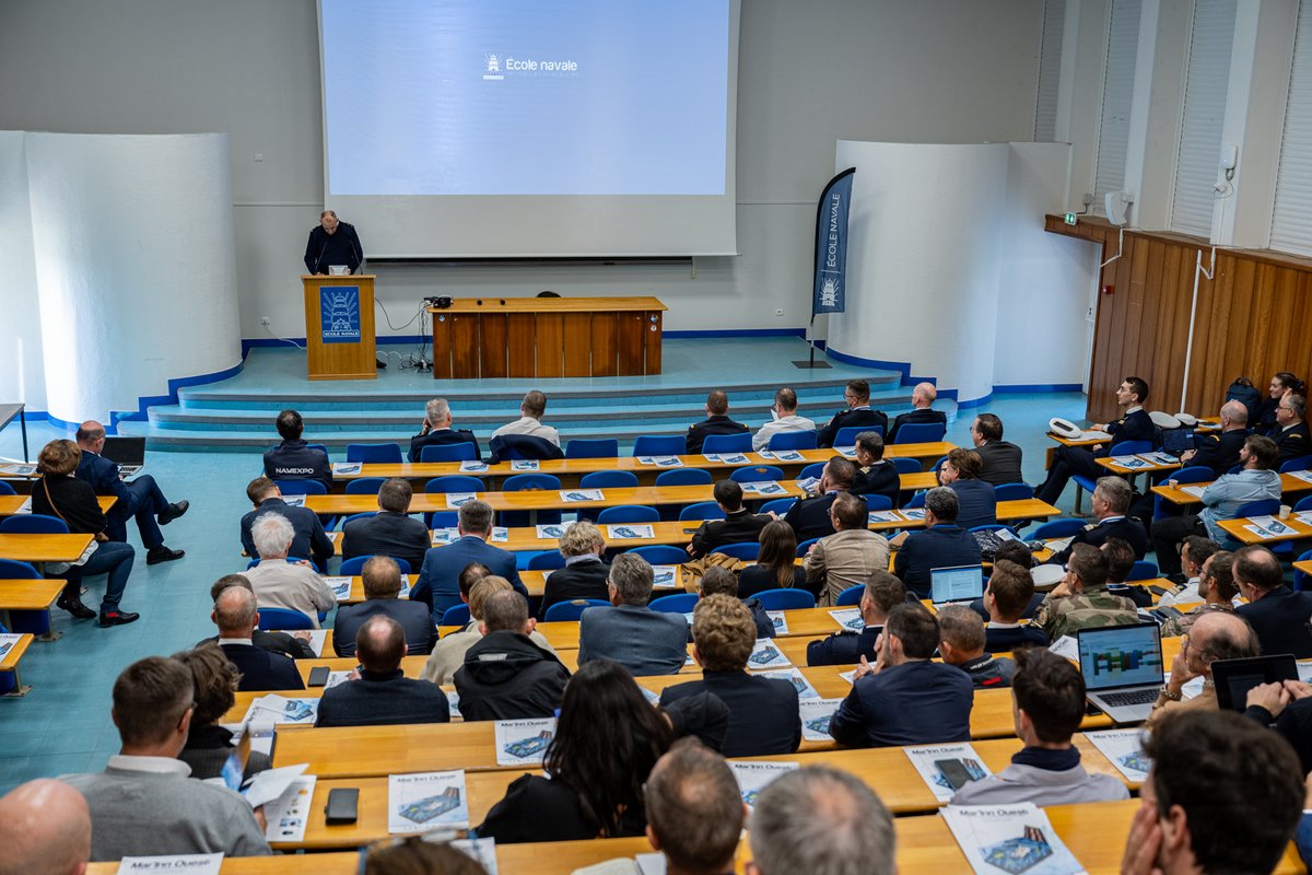 premar_ceclant's tweet photo. 🌊 Le 7.10, le VAE Quérat a inauguré la 1ere édition de Mar’Inn Ouest organisée à l’École navale autour du thème : Innover pour mieux connaître et maîtriser les océans.
📷S. Marc

#InnovationNavale #Défense
@DGA @Marinenationale @Ecolenvale @Ensta @Shom @Agence_ID @Ecole_navale https://t.co/WWcqRSHVW2