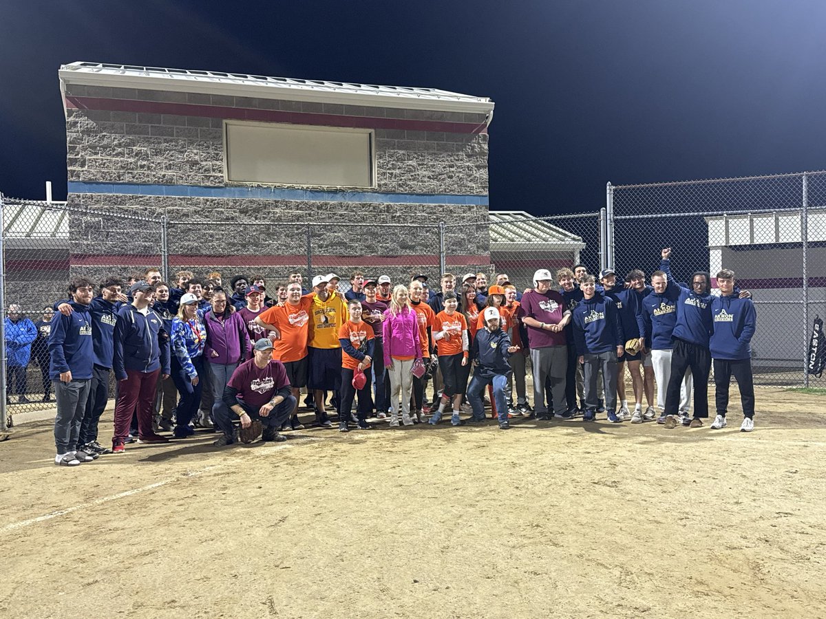 ZipsBB's tweet image. Night Under The Lights! 🏟️

Amazing experiences for our program. 

Cheering on our guy Brodyn and the rest of the members of the Tallmadge Challenger Baseball League. 

Great environment. Great energy. Great memories. #GoZips