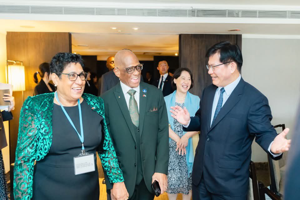 chia_lung's tweet image. Honored to welcome the Governors-General of #Belize &amp;amp; #SaintLucia to #Taiwan ahead of our National Day! I’m deeply grateful for their countries’ steadfast support and friendship, and look forward to strengthening our partnerships built on shared values of democracy and prosperity