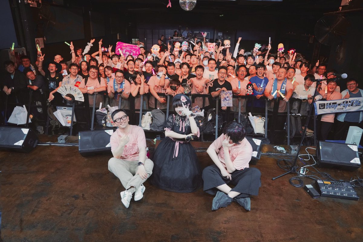 bunny_rhyTHm's tweet photo. 🌟2025.10.07 bunny rhyTHm x Crest🌟

「Chasing the First Light」Release Live大成功！！！

みなさん来てくれて本当にありがとうございました。最高の夜でした！
みなさんもスタッフさんもお疲れ様でした♪
また会いましょうね！🎀 https://t.co/lY5kbcDhqC