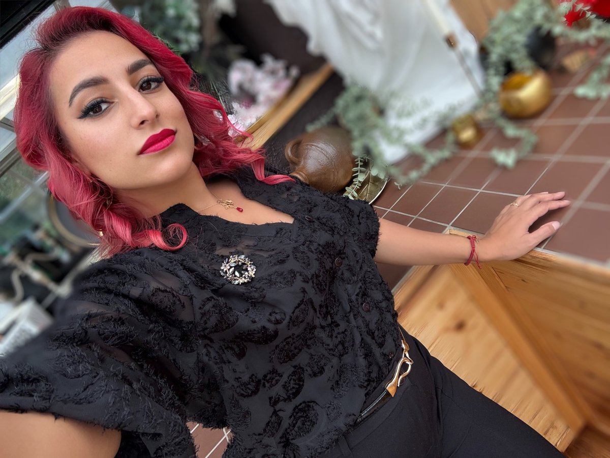 MrsL_1990's tweet image. You can’t fake Elegance. “Classy” is not just a word, it's a way of life!