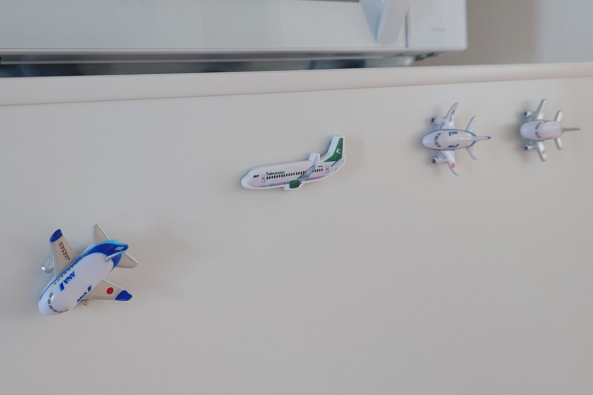 TomomuraYoutube's tweet photo. 俺くらいの飛行機オタクになると、冷蔵庫に羽田空港南風運用BランLDAアプローチを作ることも可能になる訳でしてね https://t.co/3bKGUpd6sr