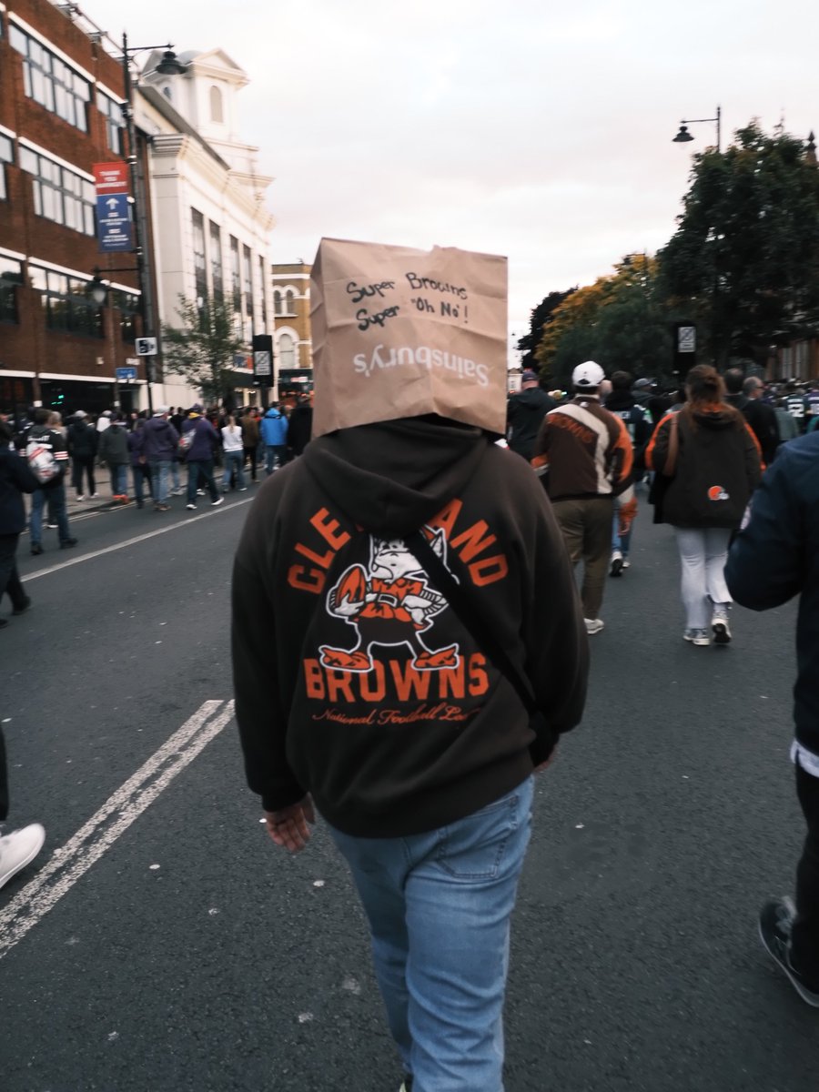 On the way back from seeing the Vikings beat the Browns last Sunday. What a total chap.

Taking defeat so well and showing the British at their best.

Lad