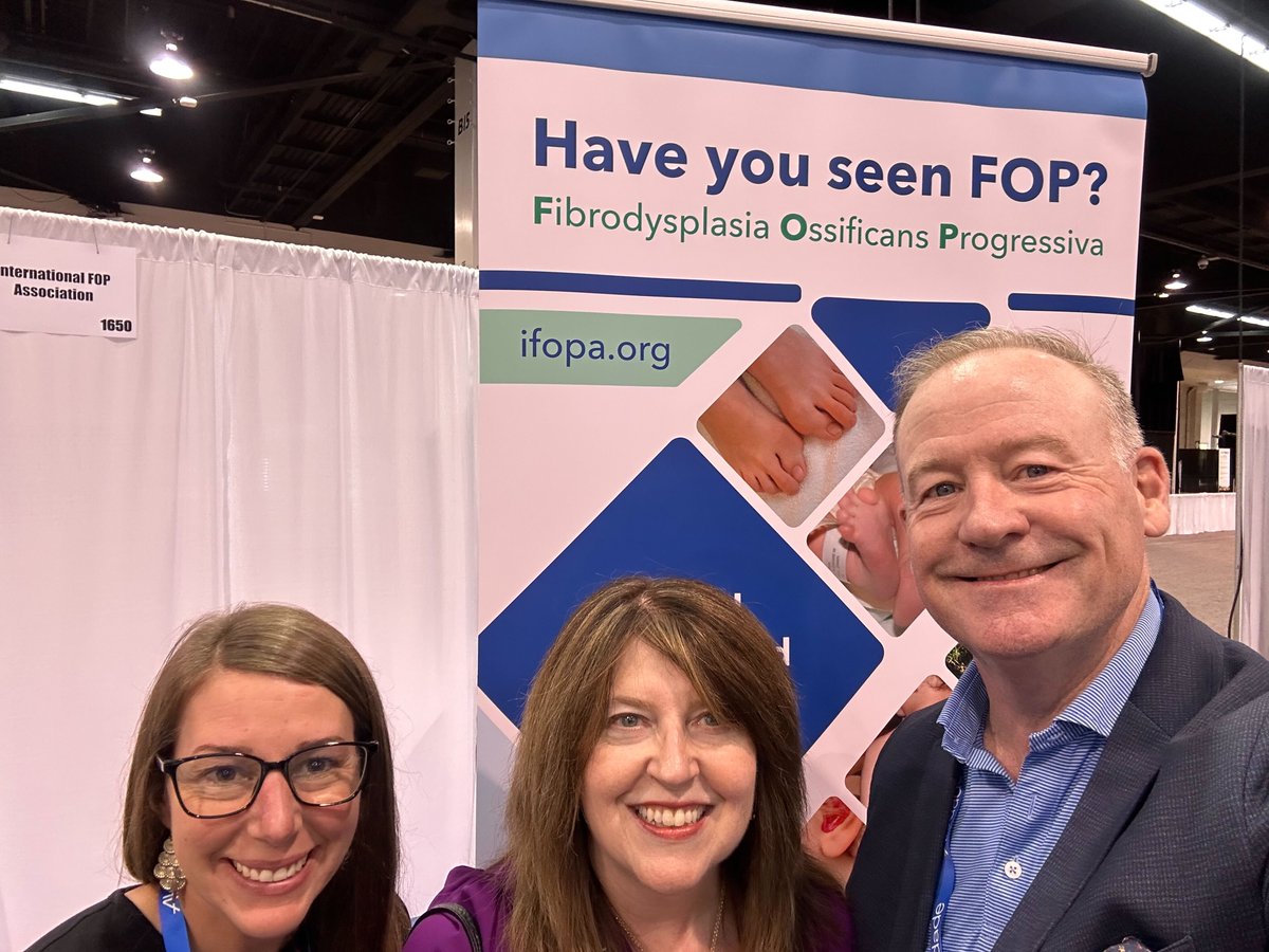 medliveofficial's tweet image. It was great connecting with partners @APFEDorg and @ifopa at #AAFPFMX in Anaheim. ✨ We gathered valuable insights on how stronger provider collaboration and continuous learning can elevate care delivery across #FamilyMedicine. Thank you to @aafp for an inspiring event! 👏