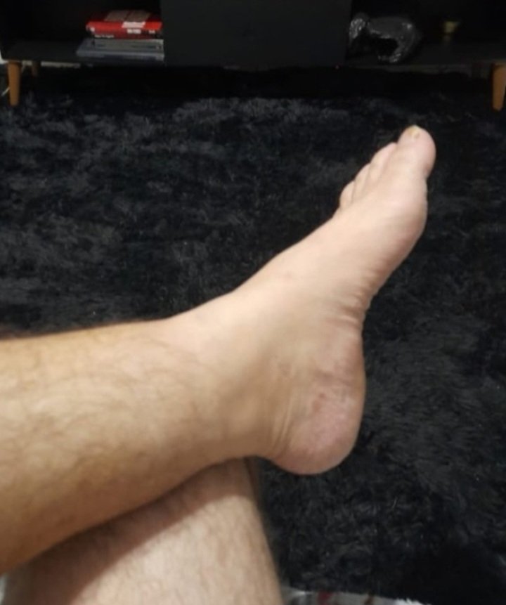 Olhe...
Deseje...
Implore...
#podolatria #fetiche #fetichepés #fetichepésmasculino #podolatriaMasculina #pésdeMacho #footfetısh