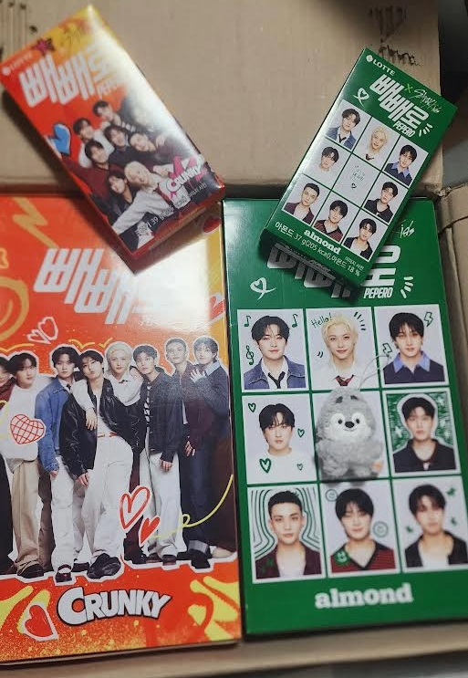 jeongja52840260's tweet image. #빼빼로 #PEPERO #스트레이키즈 #StrayKids #스키즈_CEREMONY_컴백축하해 #SKZ_KARMA_POPUP

이벤트 당첨 후기 늦게 나마 남깁니다 감사합니다! 와우! 빼빼로신제품8통들이6통총 48통!감사합니다!앙콘때 앞뒤좌우나눠드리고 싶은 (무거우려나?ㅋㅋ) 우리 애기들 너무너무 잘생겼어요!! @Stray_Kids