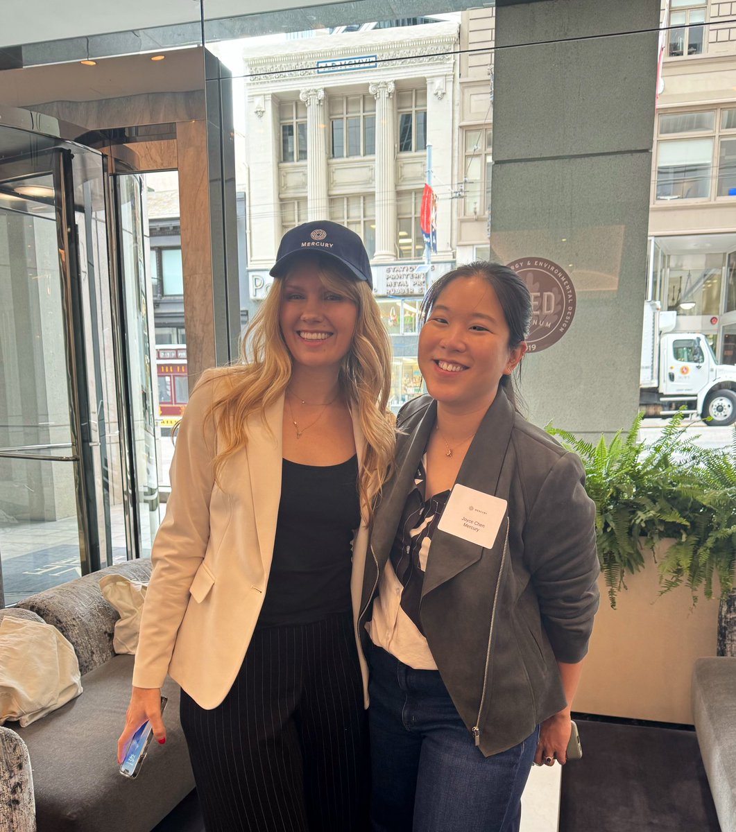 roseajohnson's tweet image. stopped by @mercury’s founder x investor speedrun luncheon featuring beautiful views and some cute new swag. Great event @Yokachen! #SFTechWeek @Techweek_