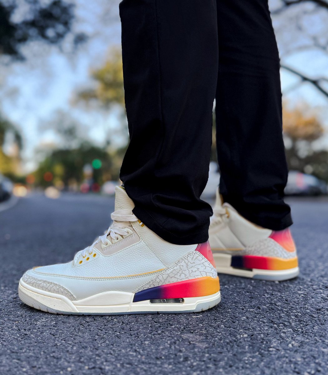JDWhite112's tweet image. “And the dirt that they threw on my name
turned to soil and I grew up out it”

@nikestore @Jumpman23 #sneakerdrop #snkrsliveheatingup #snkrskickcheck #photooftheday #yoursneakersaredope #KOTD #PhotographyIsArt
