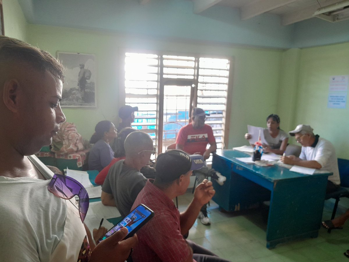 areptstgo's tweet image. #LaUBTransporte San Luis en la discusion y analisis del Antiproyecto de Trabajo, en busca de mayor beneficio al trabajador que es el motor de nuestra Revolución, @Cubavive, #Trabajadoresalavanguardia, @Codigoeshumanidad