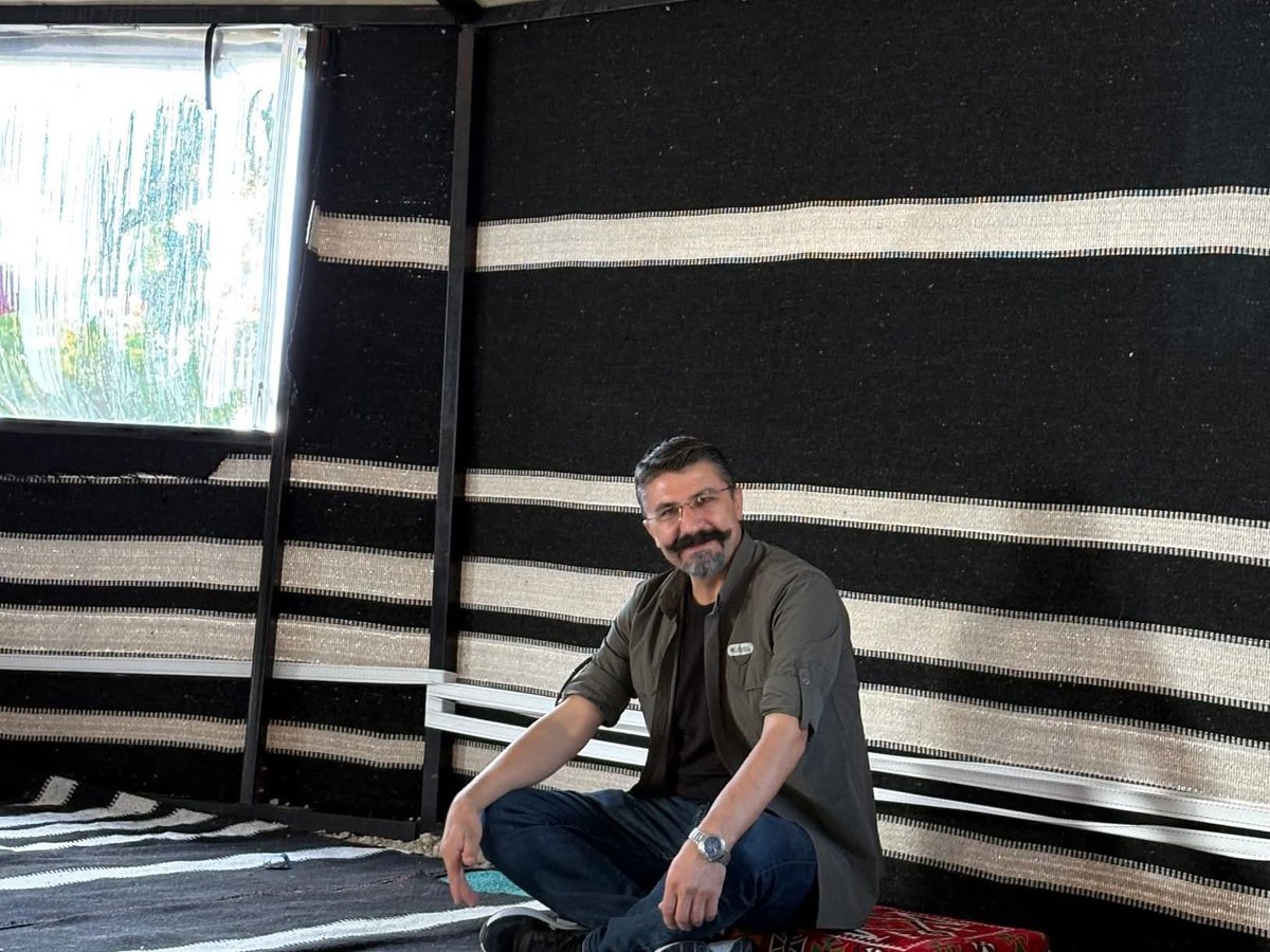 An itibariyle 
Ata yurdunda...
Yiğitler otağındayız.
Birazdan cirit şenliği başlayacak!
Birazdan...