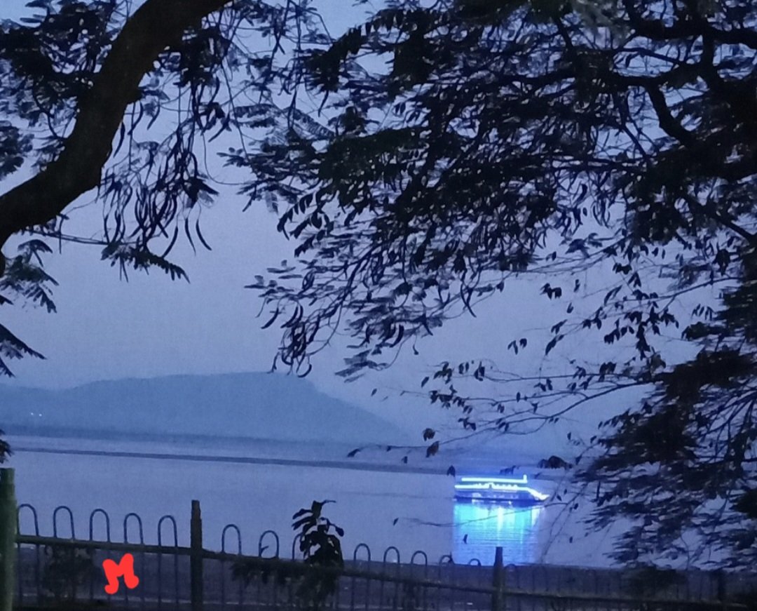 KatakiManisha's tweet image. Blue is considered a calming color that promotes relaxation n serenity...💙
Fill the timeline with Blue..##myclick