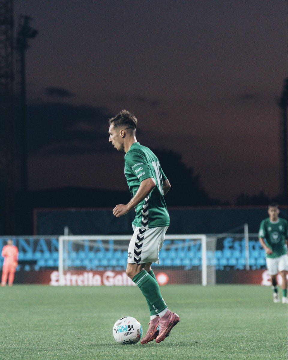 Orgulloso de poder ayudar a Galicia desde el césped 🩵 <a href="/RCCelta/">Celta</a>