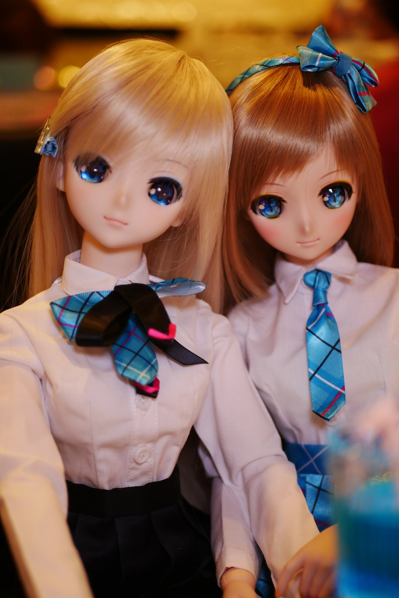 レオノールさんで撮影した写真を見返しています。
車で行ったので一眼持って行きました。
何のセンスもテクも無いんですが、ばしばし撮っているとたまに好みの写真が撮れたりして面白いです。
これは散りばめられた青がすごく印象的で気に入りました。